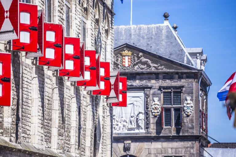 Stadhuis en Waag, voor iedereen herkenbare iconen in de monumentale binnenstad van Gouda.