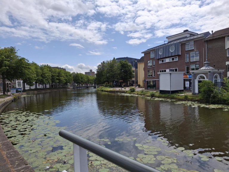Uitzicht op de Korte Vest, vanaf de waterkant