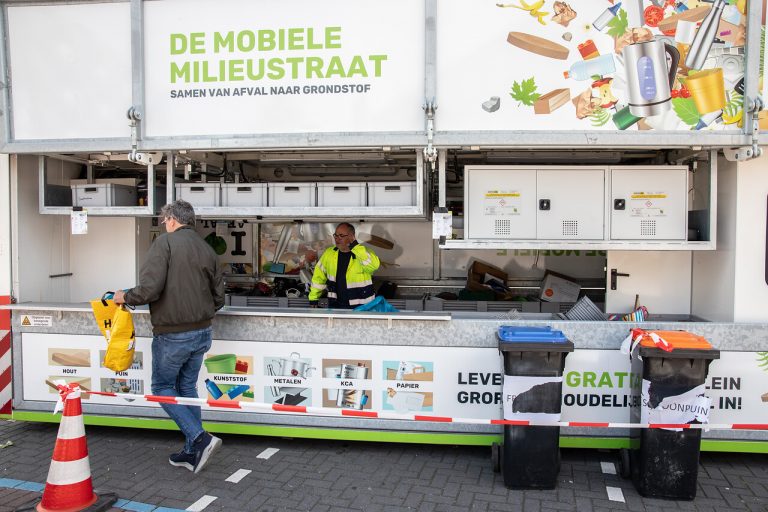 de mobiele milieustraat.